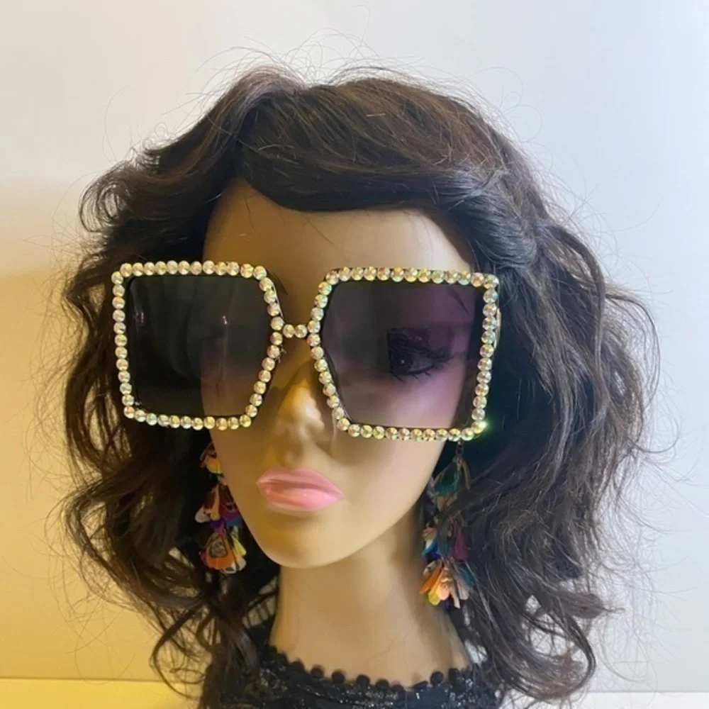 🌺Oversized Jewel lined sunglasses
